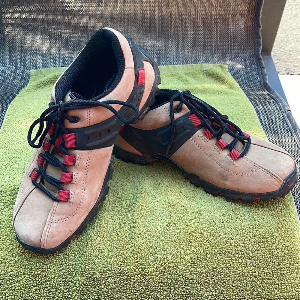 Ecco receptors women’s shoes size 37, great shape, good walking hiking shoes.